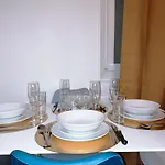 Hadriel Host Apartment